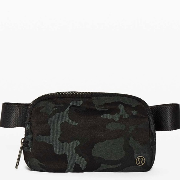 lululemon athletica Handbags - NWT Lululemon Everywhere Belt Bag * 1L